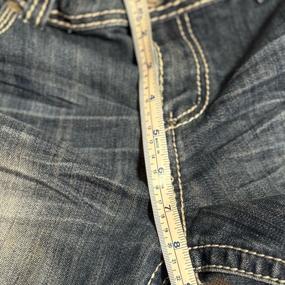 Ladies Tattoo Miley capri. Ripped patch distressed with embroidered back pockets - Picture 6 of 7